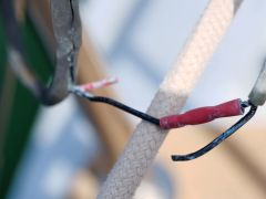 defektes Zuleitungskabel zum Navigationslicht